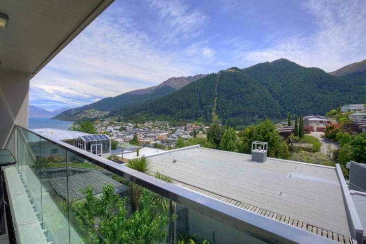 Stylish Haven Luxury Interiors In Prime Location Apartment Queenstown Exterior foto