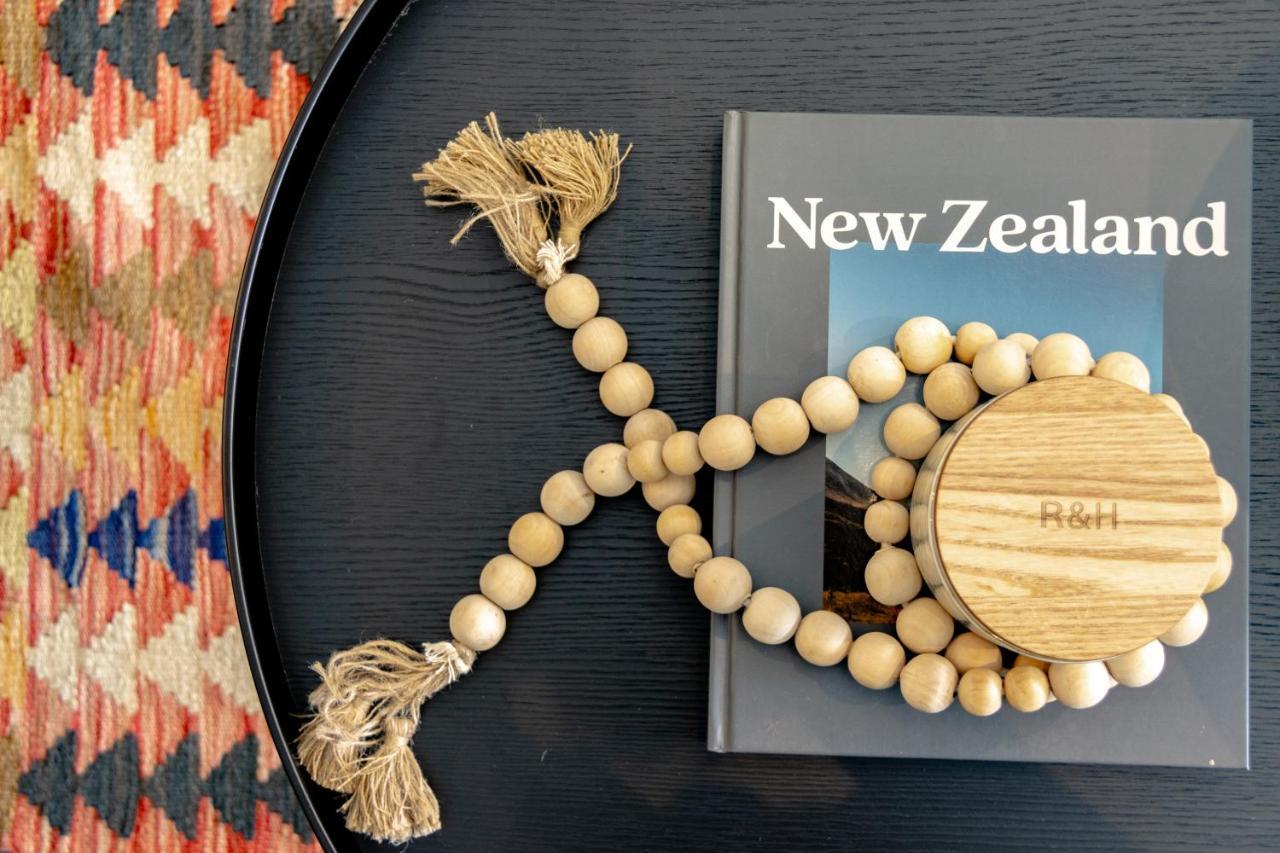 Stylish Haven Luxury Interiors In Prime Location Apartment Queenstown Exterior foto