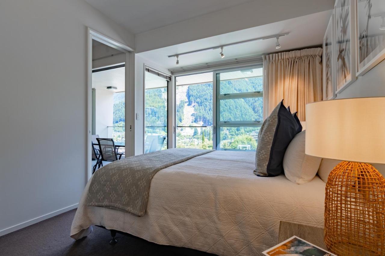 Stylish Haven Luxury Interiors In Prime Location Apartment Queenstown Exterior foto
