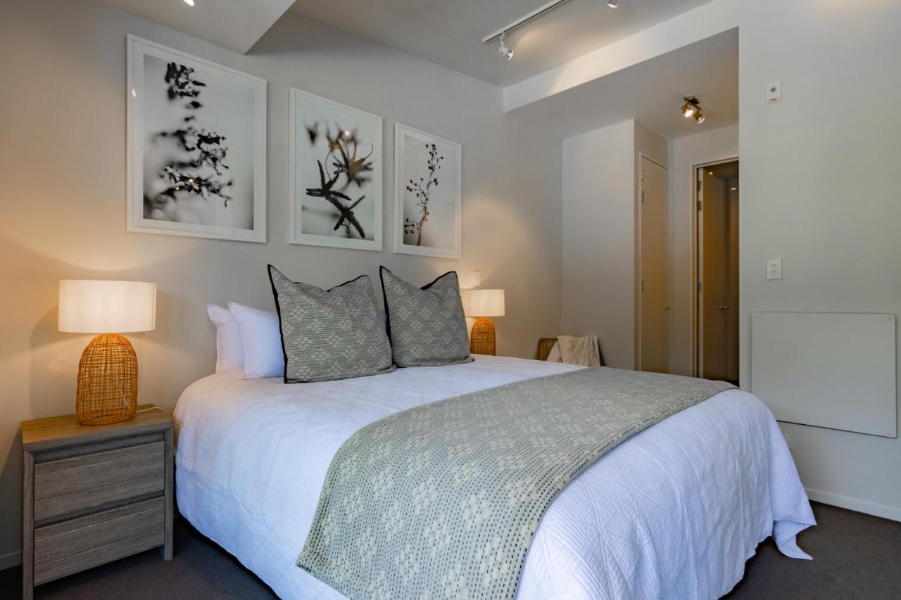 Stylish Haven Luxury Interiors In Prime Location Apartment Queenstown Exterior foto