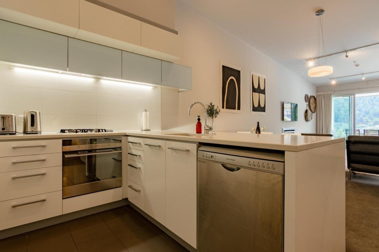 Stylish Haven Luxury Interiors In Prime Location Apartment Queenstown Exterior foto
