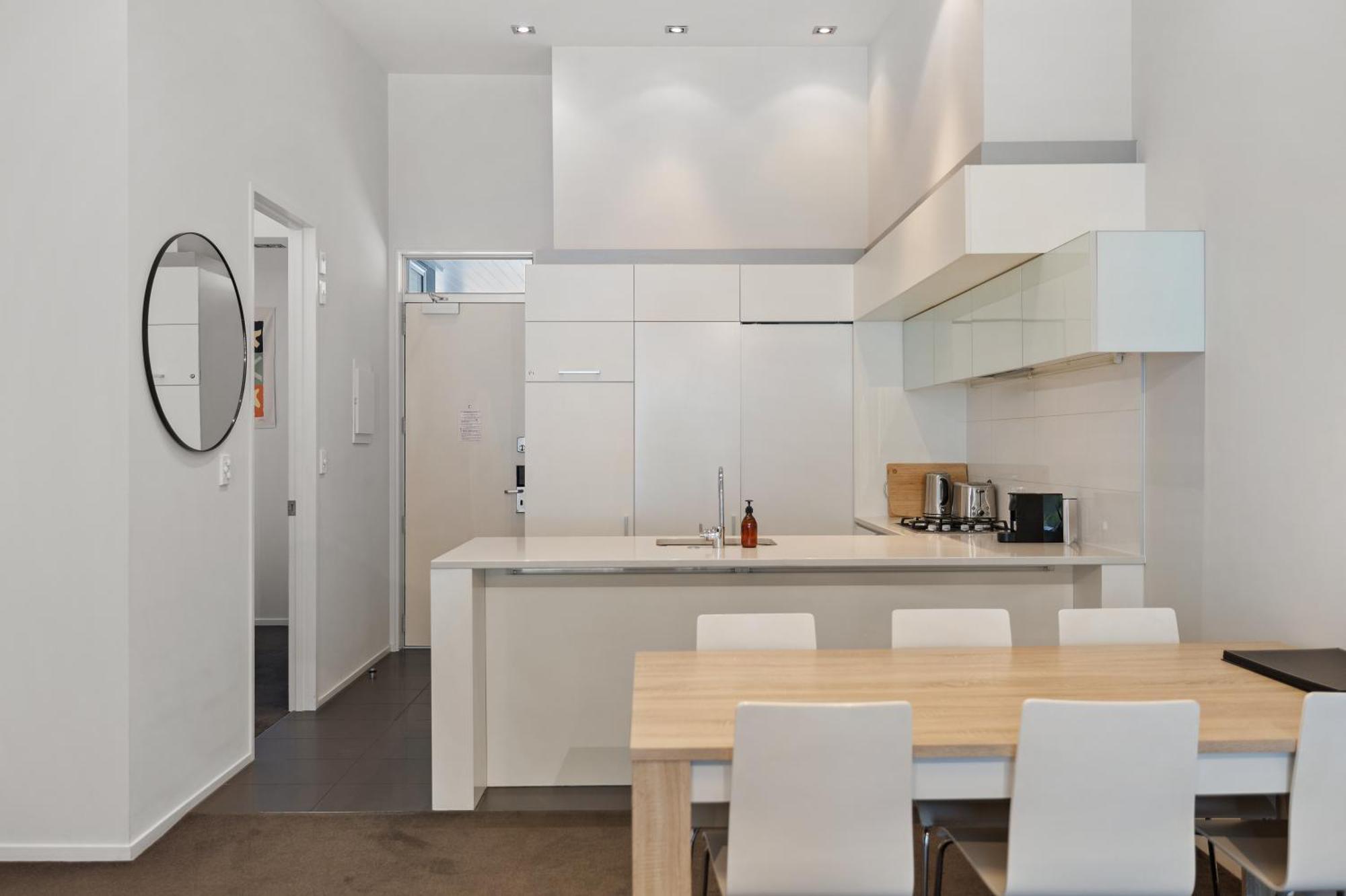 Stylish Haven Luxury Interiors In Prime Location Apartment Queenstown Exterior foto