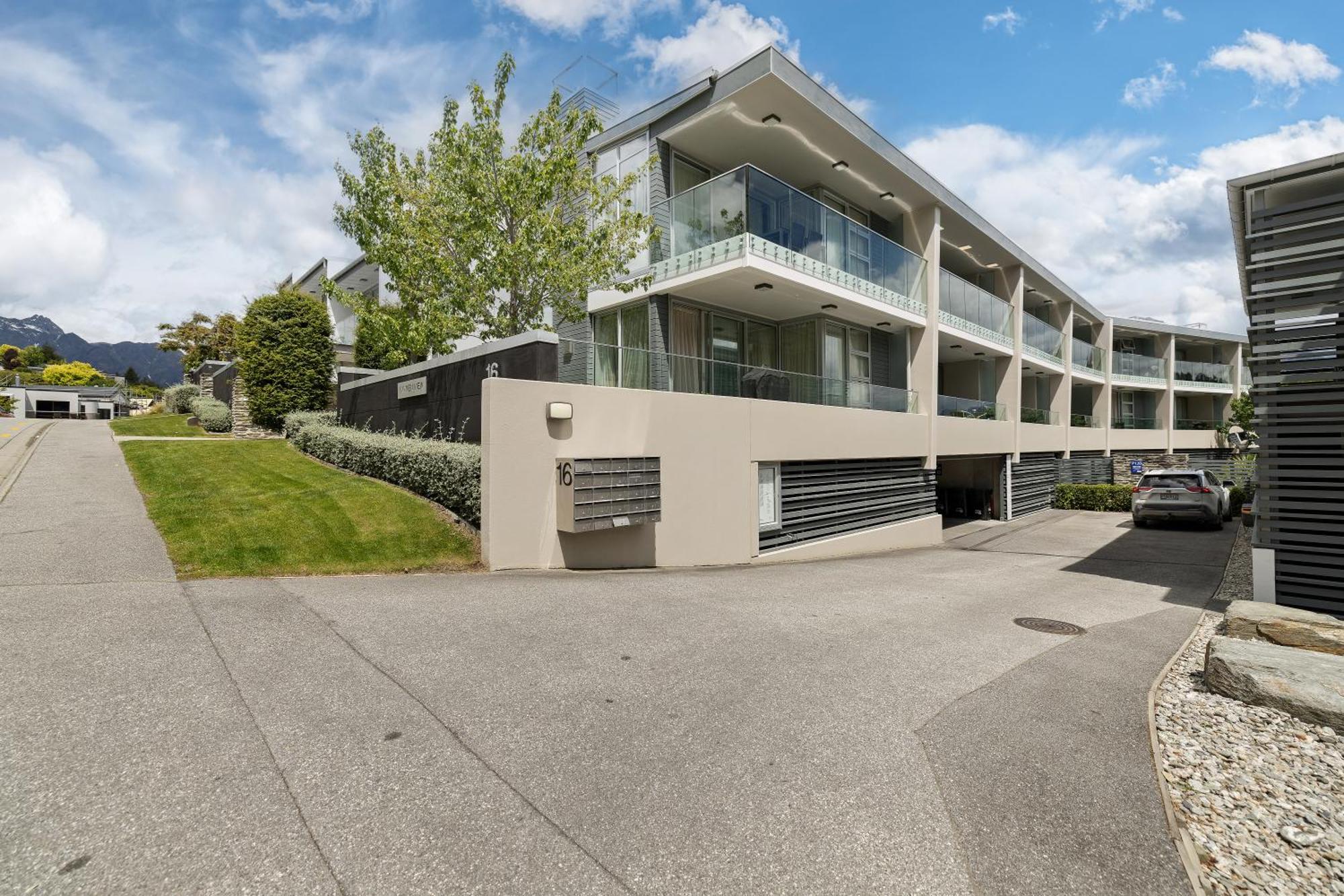 Stylish Haven Luxury Interiors In Prime Location Apartment Queenstown Exterior foto